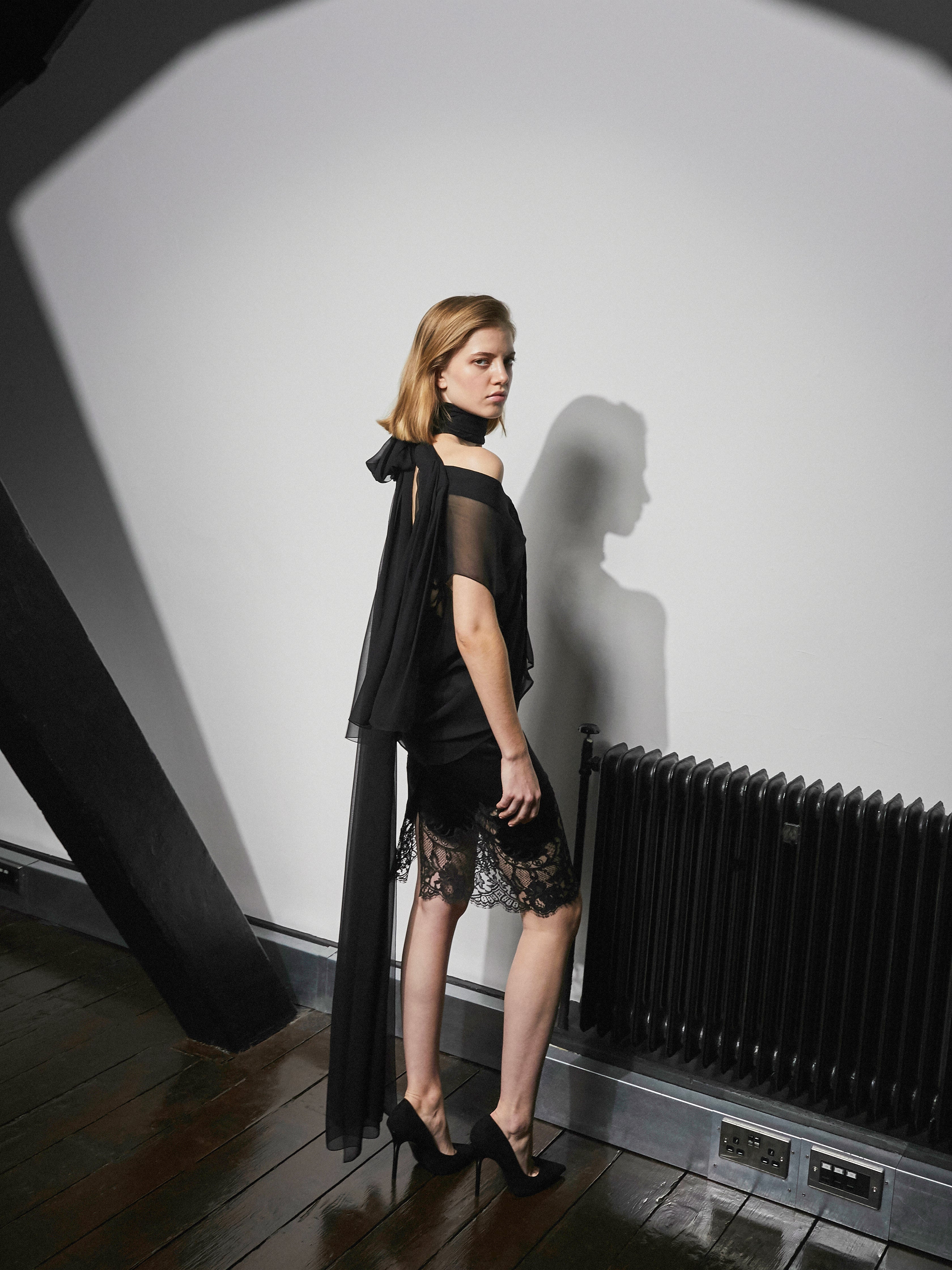 CASSE-COU SKIRT IN SILK SATIN WITH LACE APPLIQUÉ